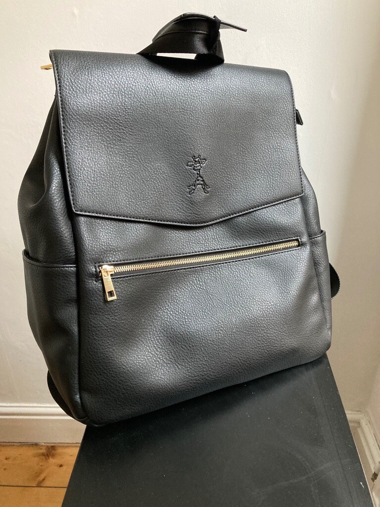 gigil changing backpack